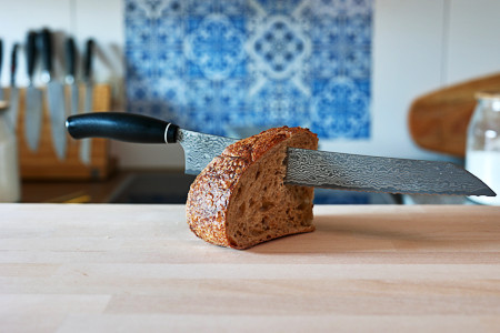 Bread knife